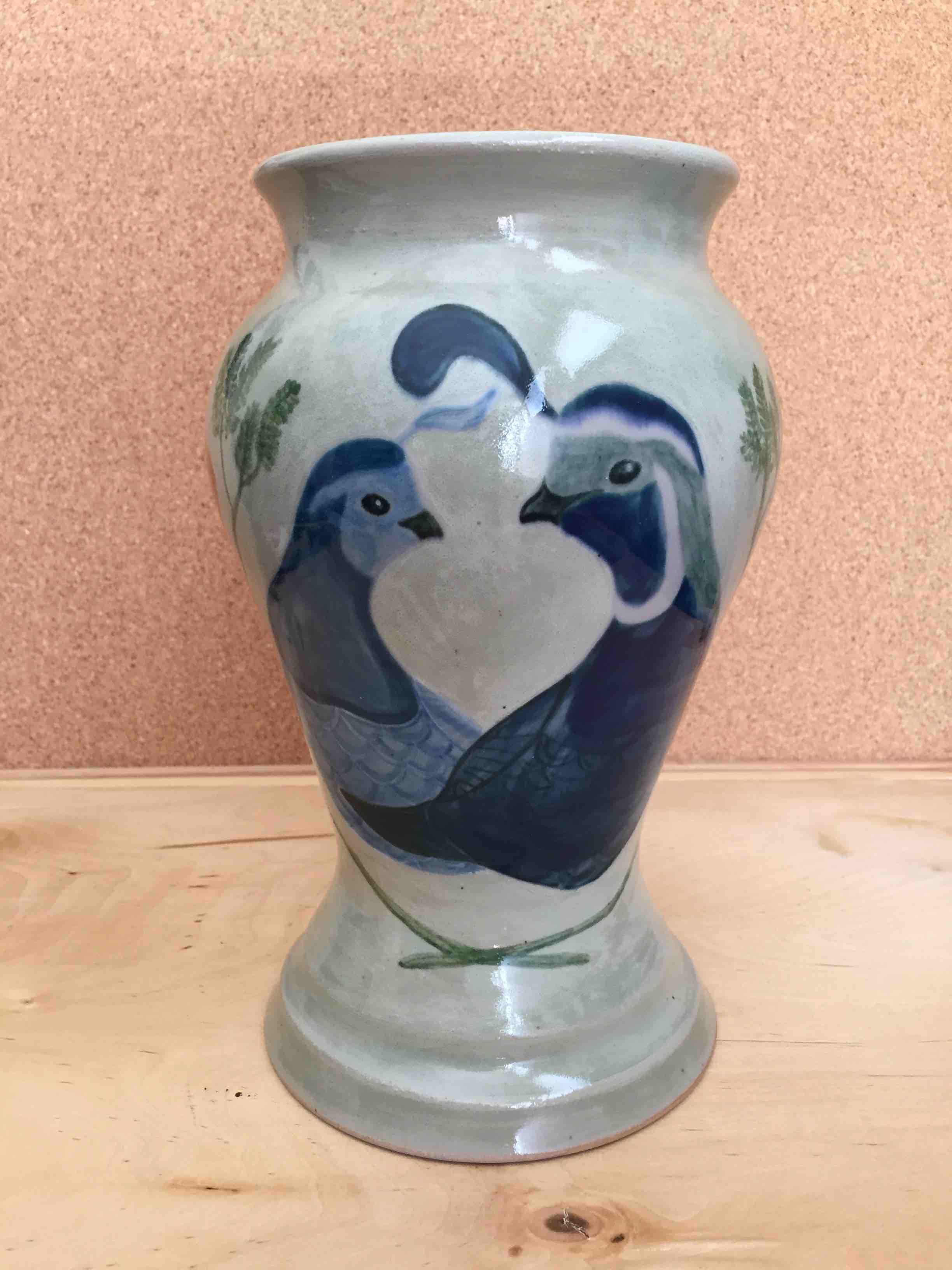 Ceramic vase with quail painting